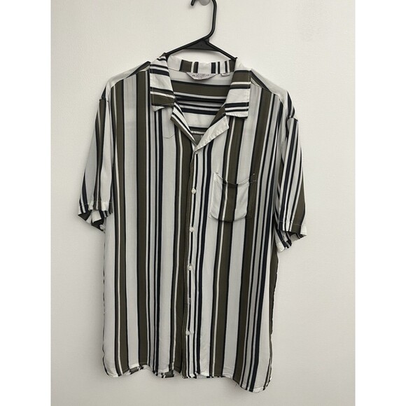 Vintage Re-mastered Men’s Shirt Size L Button Down Short Sleeve Collared - Picture 1 of 8